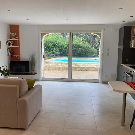 Superbe T2 Dans Entre Calanques Et Colline Appartement Marseilles